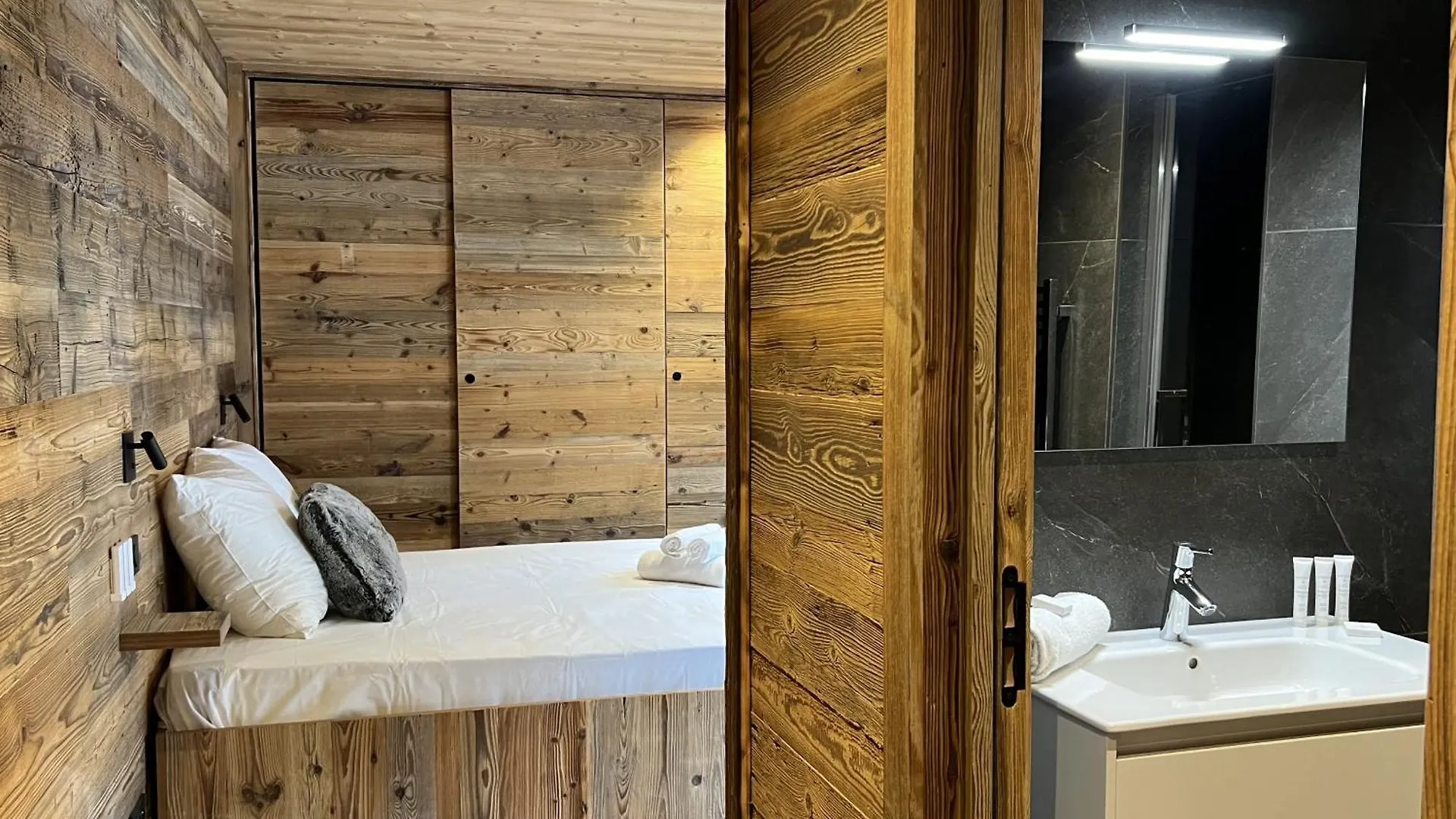 Pearl Megeve Village 0*,